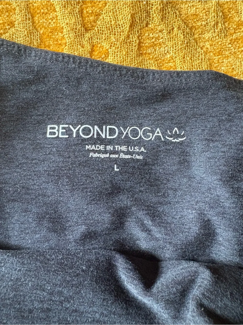Beyond Yoga Shine On Wanderlust Cropped Stretch Tank Top Sport Gold Black - Picture 3 of 5